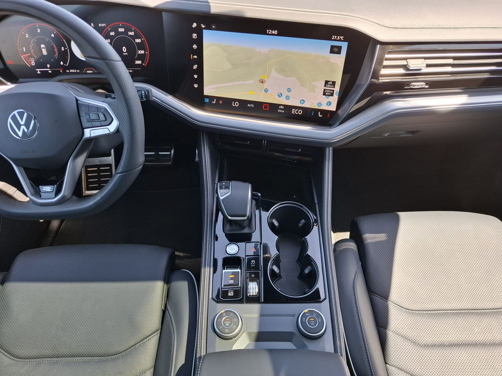 Fahrzeugabbildung Volkswagen Touareg 3.0TDI 4M R-Line VOLL Black 22" UPE 114T
