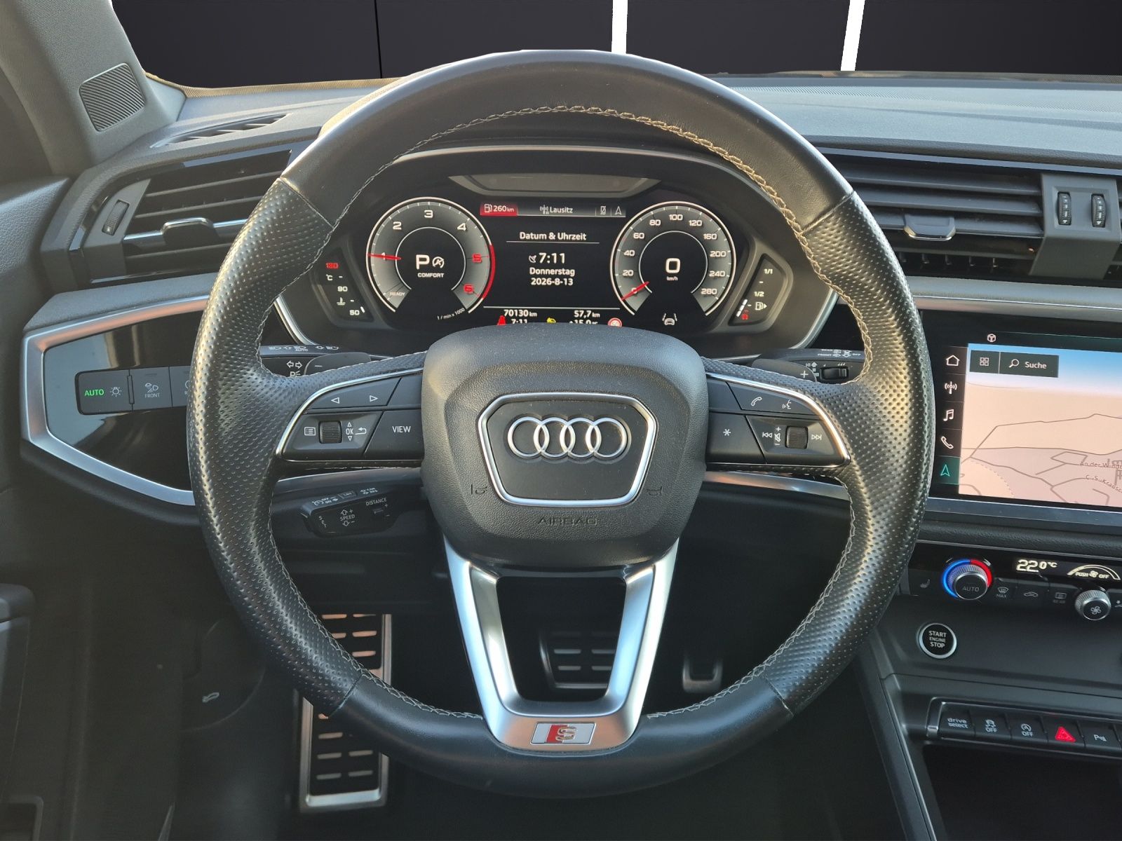 Fahrzeugabbildung Audi Q3 40 TDI quattro S-line S-tronic Matrix Navi AC