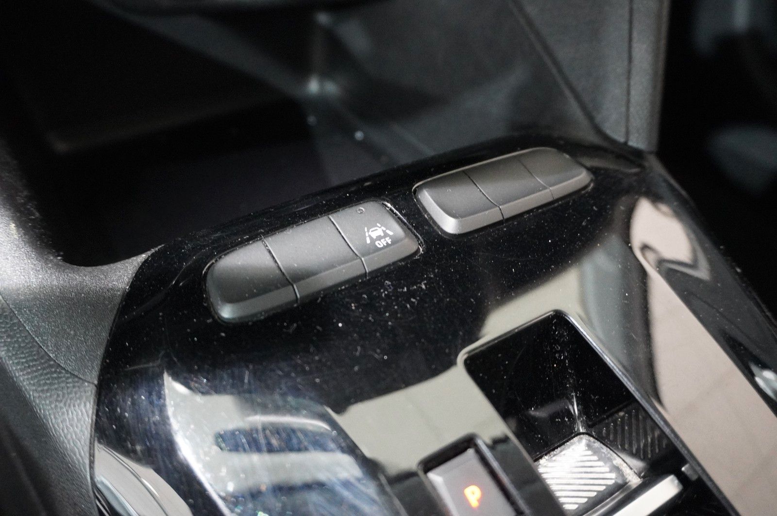 Fahrzeugabbildung Opel Corsa-e F EDITION 7KW NAVI/VIRT/TEMP/DAB/WÄRMEP.