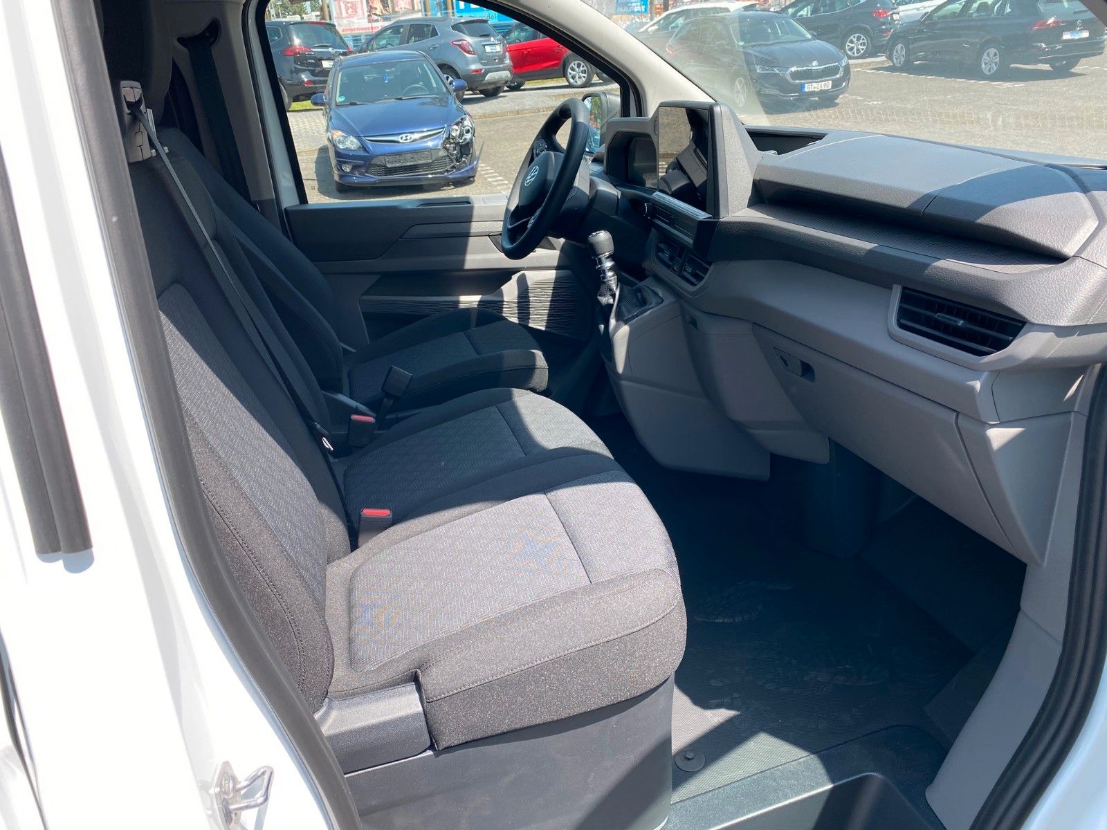 Fahrzeugabbildung Volkswagen T7 2.0 TDI+App+PDC+sofort verfügbar+2x Heckflüge