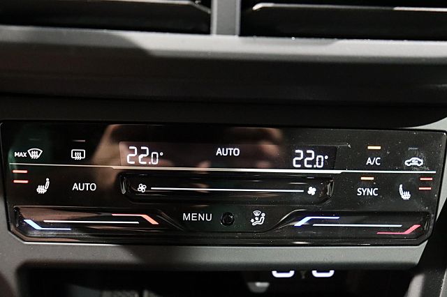 Polo GOAL 1.0 TSI DSG ACC AHK KAMERA LED NAVI PD