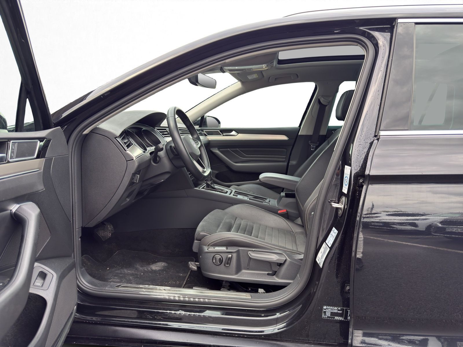 Volkswagen Passat Variant - Bild 12