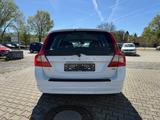 Volvo V70 Kombi Momentum AWD - Volvo V70 Awd mit Benzin-Antrieb