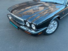 Fahrzeugabbildung Jaguar Daimler 4.0 Super V8 *MwSt. / LWB / Voll*