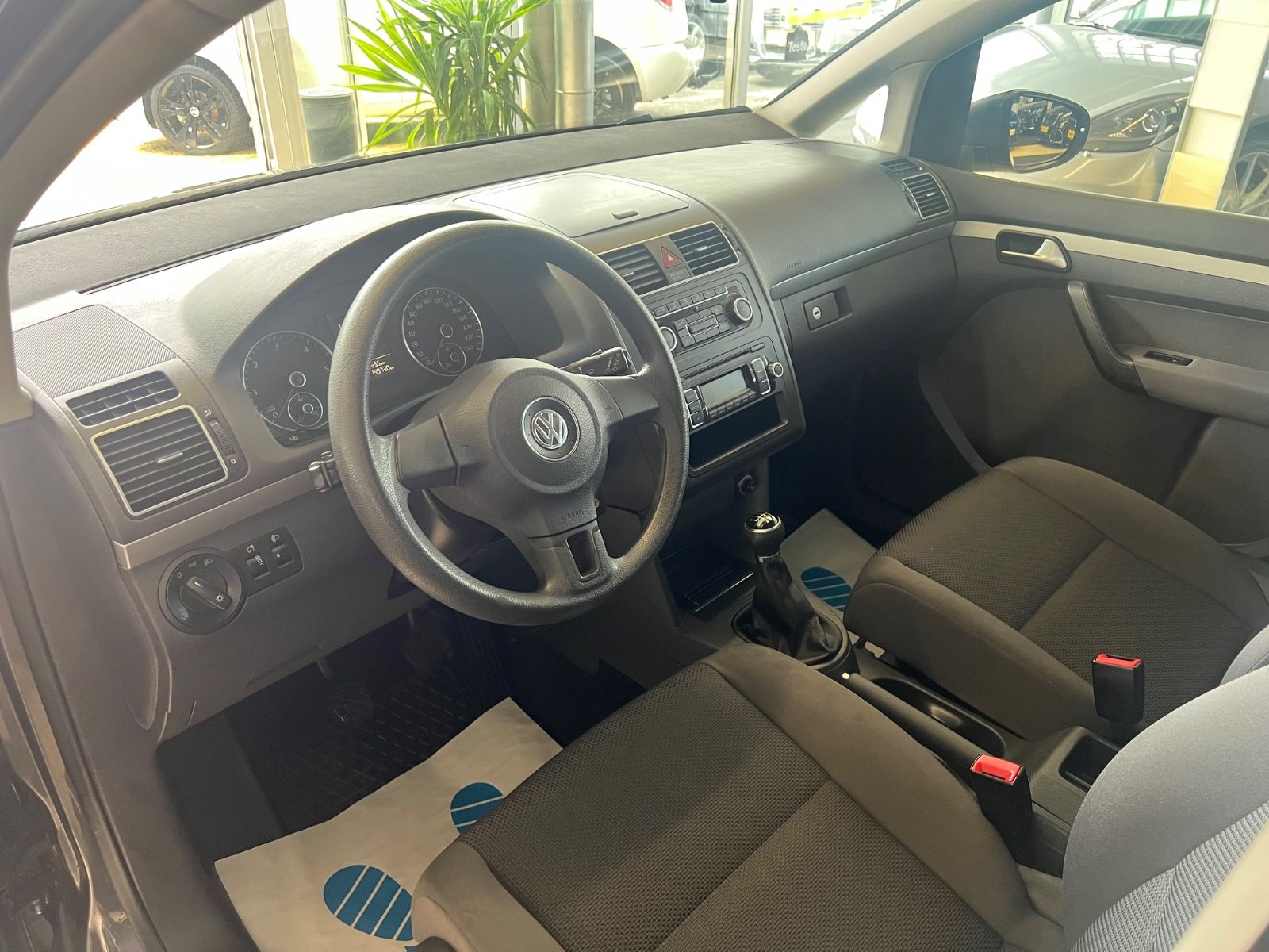 Fahrzeugabbildung Volkswagen Touran 1.6 TDI * 7.SITZER * SITZHEIZUNG *