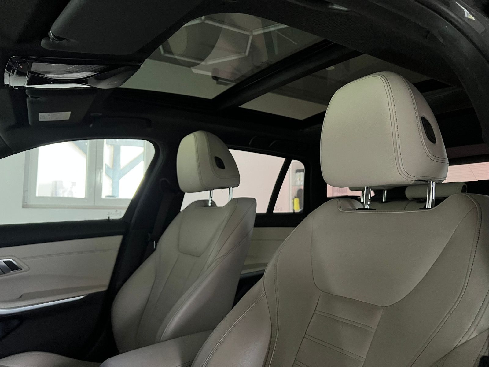 Fahrzeugabbildung BMW 330 i xDrive M SPORT/PANO/STHZ/ACC/DRAVITGRAU