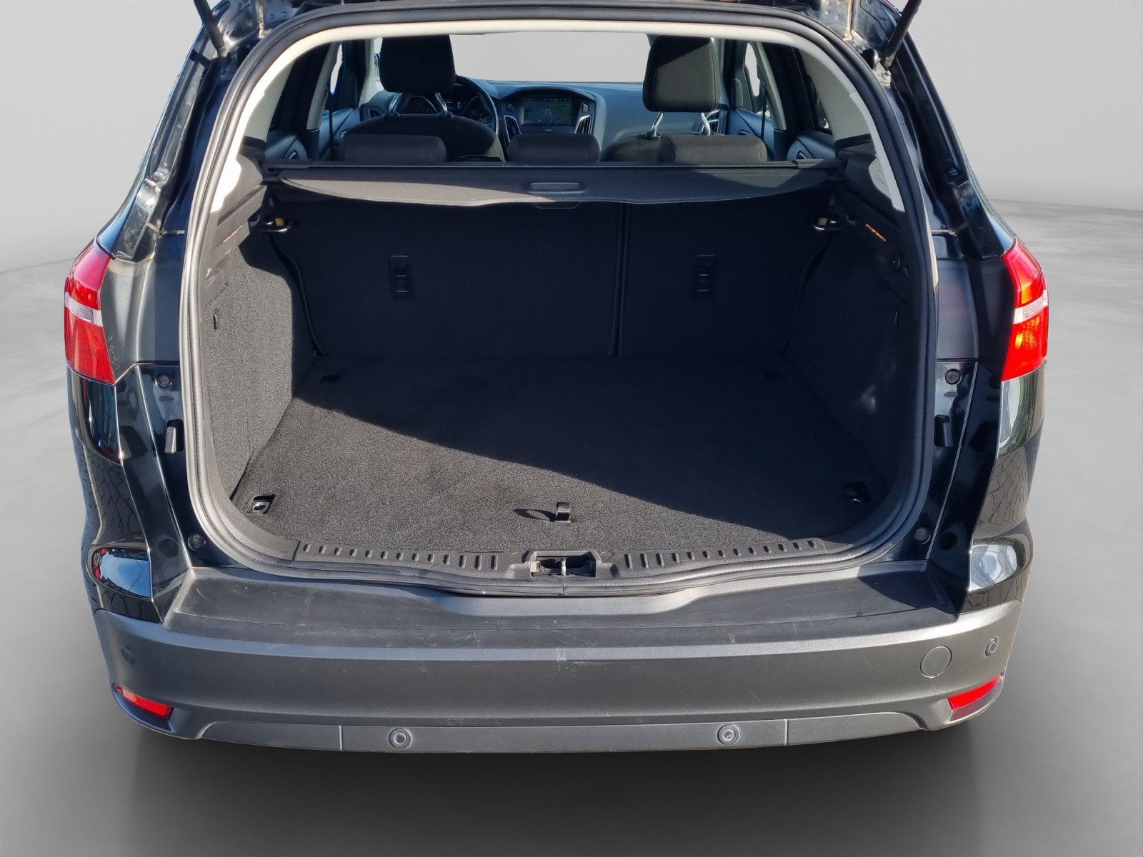 Fahrzeugabbildung Ford Focus Turnier Titanium 1,0 Navi GRA PDC