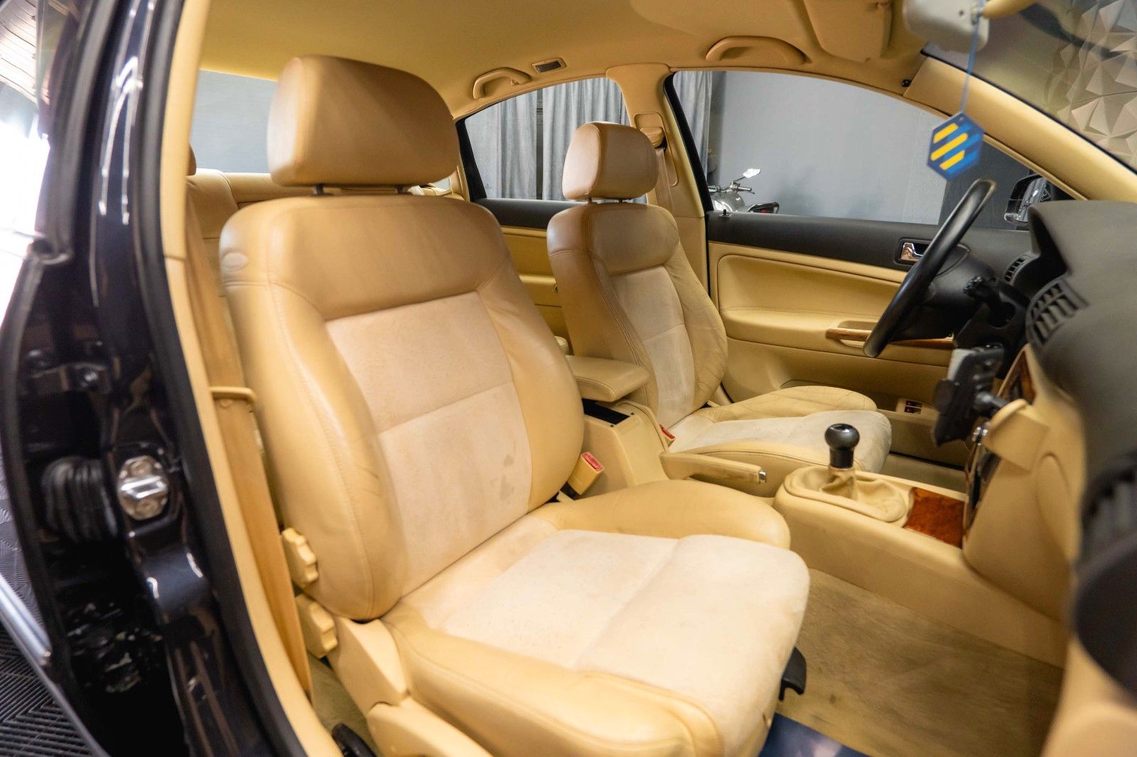 Fahrzeugabbildung Volkswagen Passat 2.0 Highline | Alcantara | Xenon | MP3