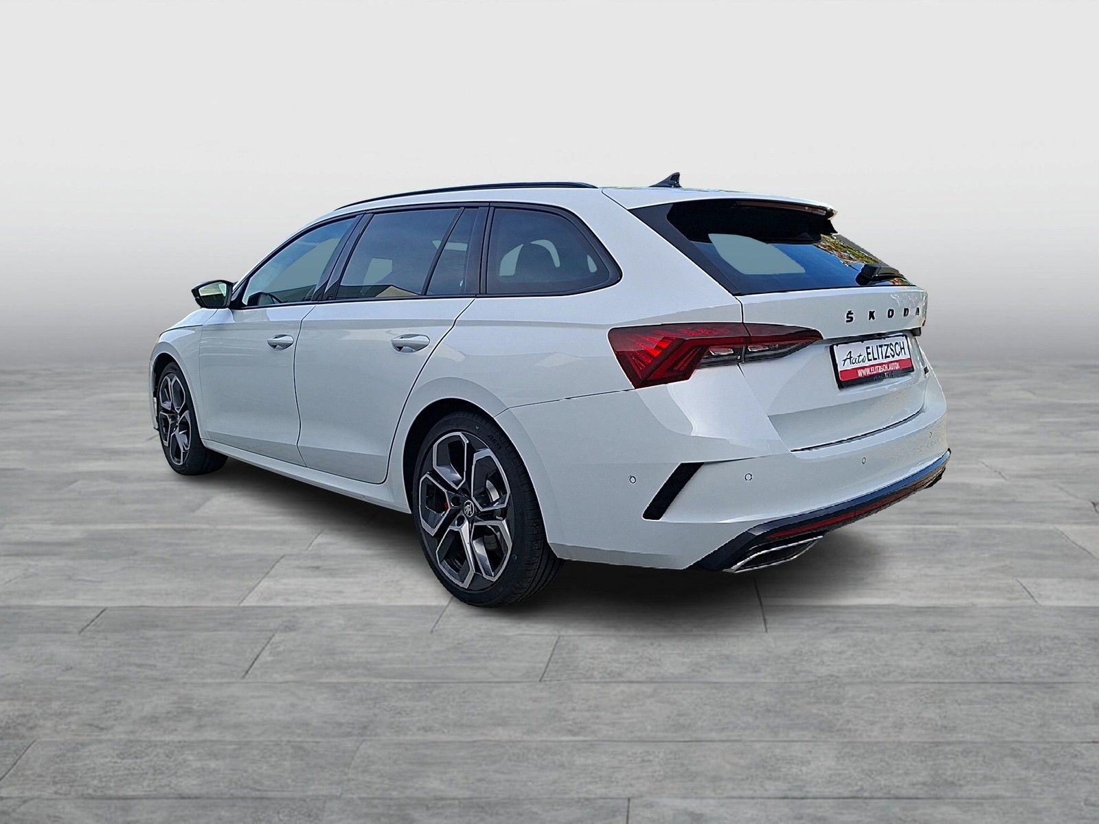 Fahrzeugabbildung SKODA Octavia CombI TSI RS-Plus DSG Matrix Navi Pano H