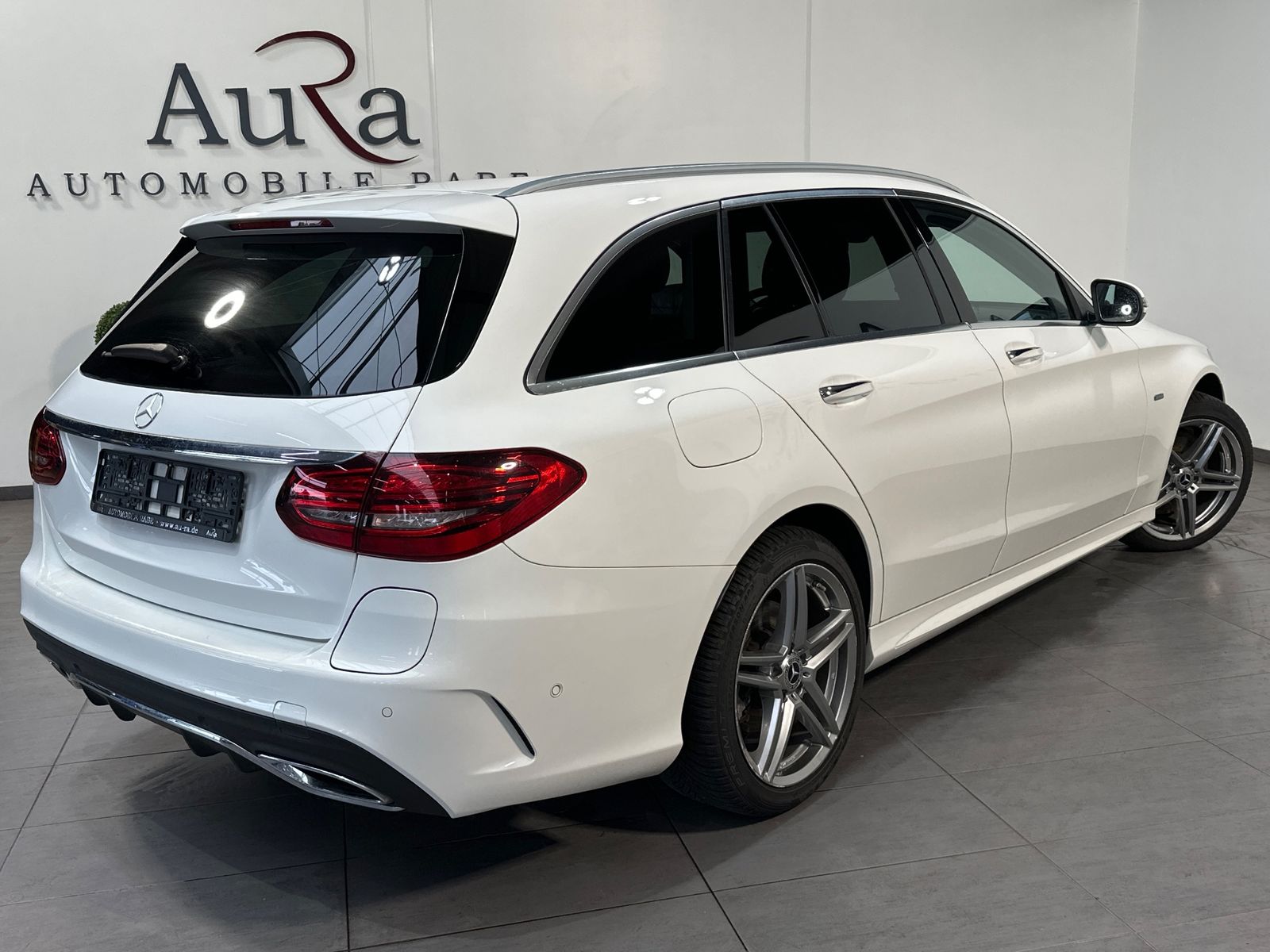 Fahrzeugabbildung Mercedes-Benz C 300 de T AMG-Line NAV+LED+AHK+ACC+KAM+AIRMATIC