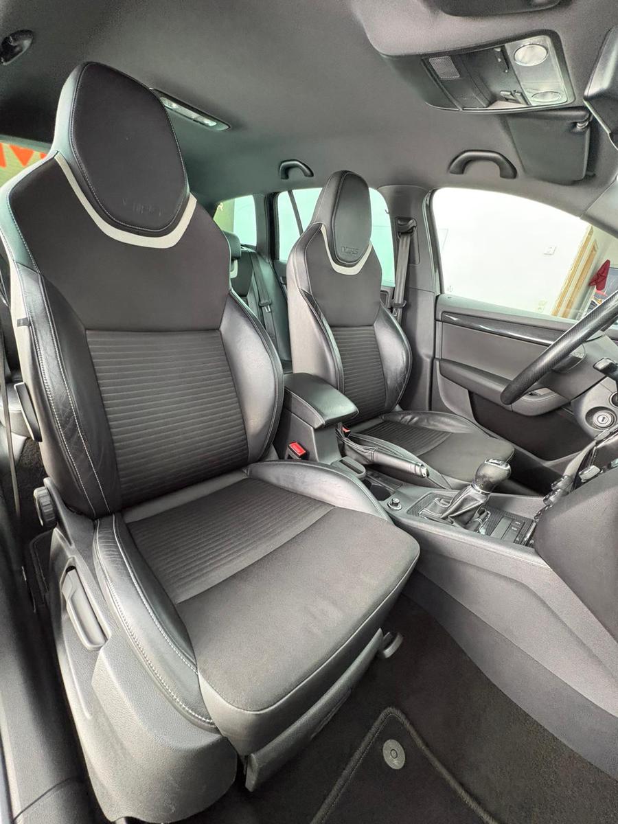 SKODA OCTAVIA COMBI RS 2.0 TSI 220ch BVM Pack sport Sièges chauffants Historique présent