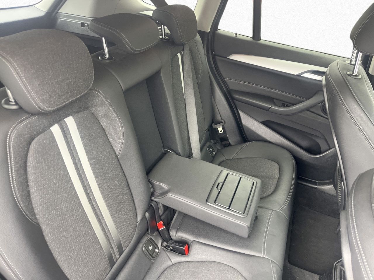 BMW X1 xDrive18d Pano,SportSi,SHZ,HiFi,PDC,HiFi,DAB foto 12