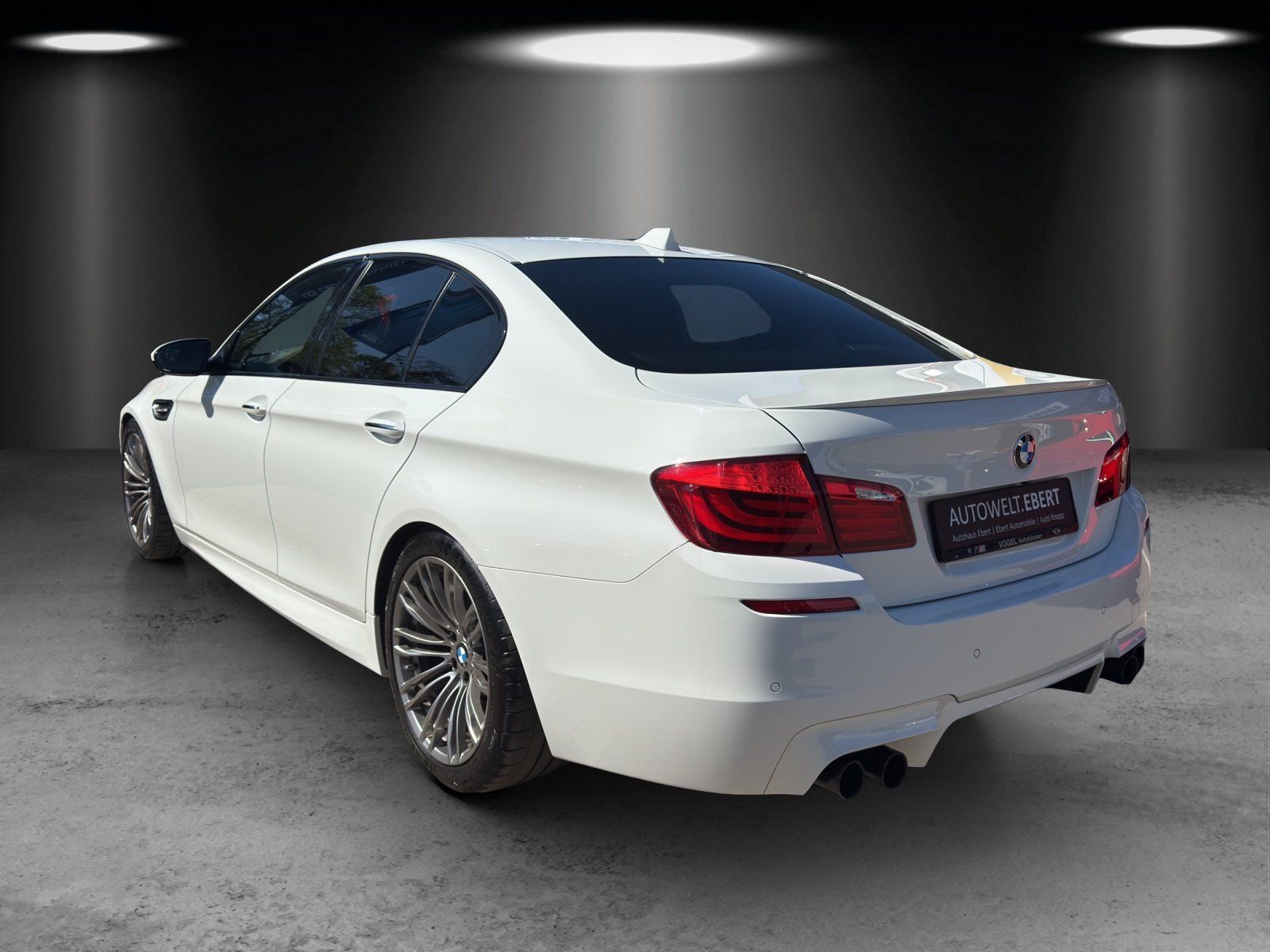 Fahrzeugabbildung BMW M5 4.4 V8 1. HAND/KW-Fahrwerk/Eventuri-Ansaugung