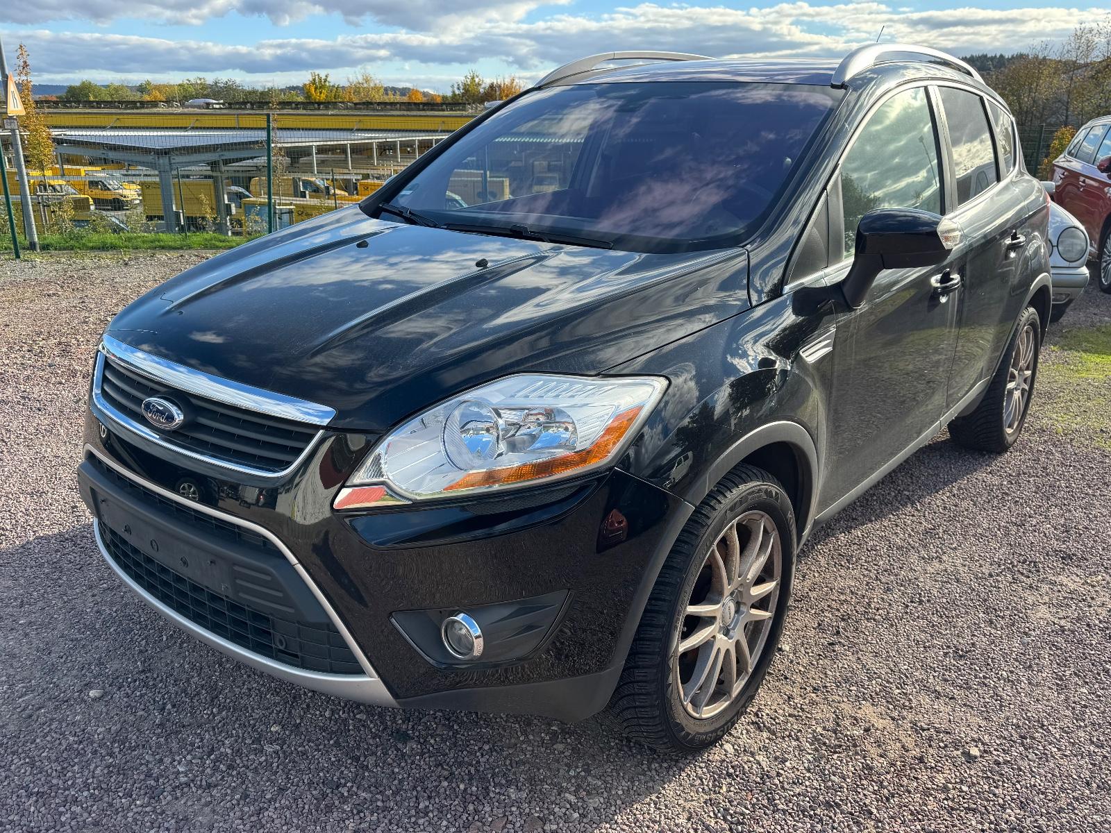Ford Kuga Titanium 2.0 TDCi 4WD *Automatik*Leder*Pano