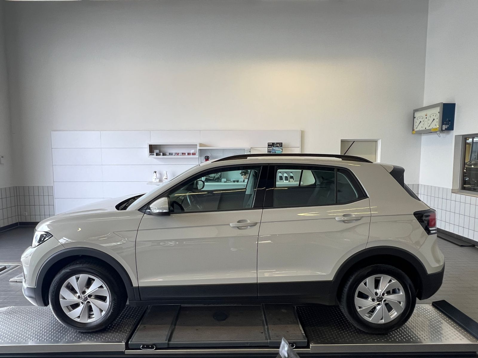 Fahrzeugabbildung Volkswagen T-Cross Life 1.0 TSI *LED, ACC, Navi, Kamera, 16