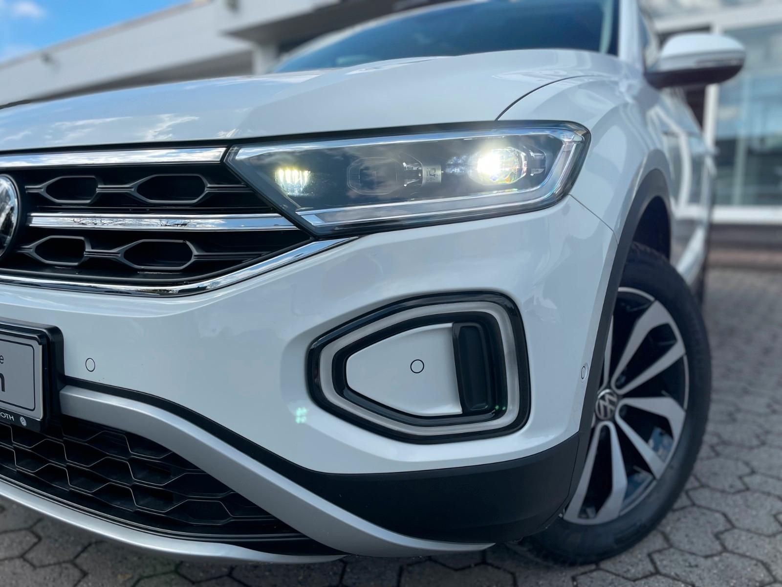 Volkswagen T-Roc Style 1.5 TSI+DSG+LEDPlus+NAVI+PANO+ACC+RF