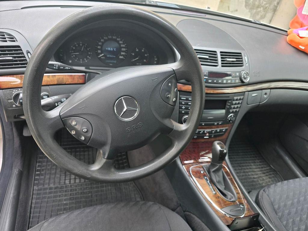 Mercedes-Benz E 320