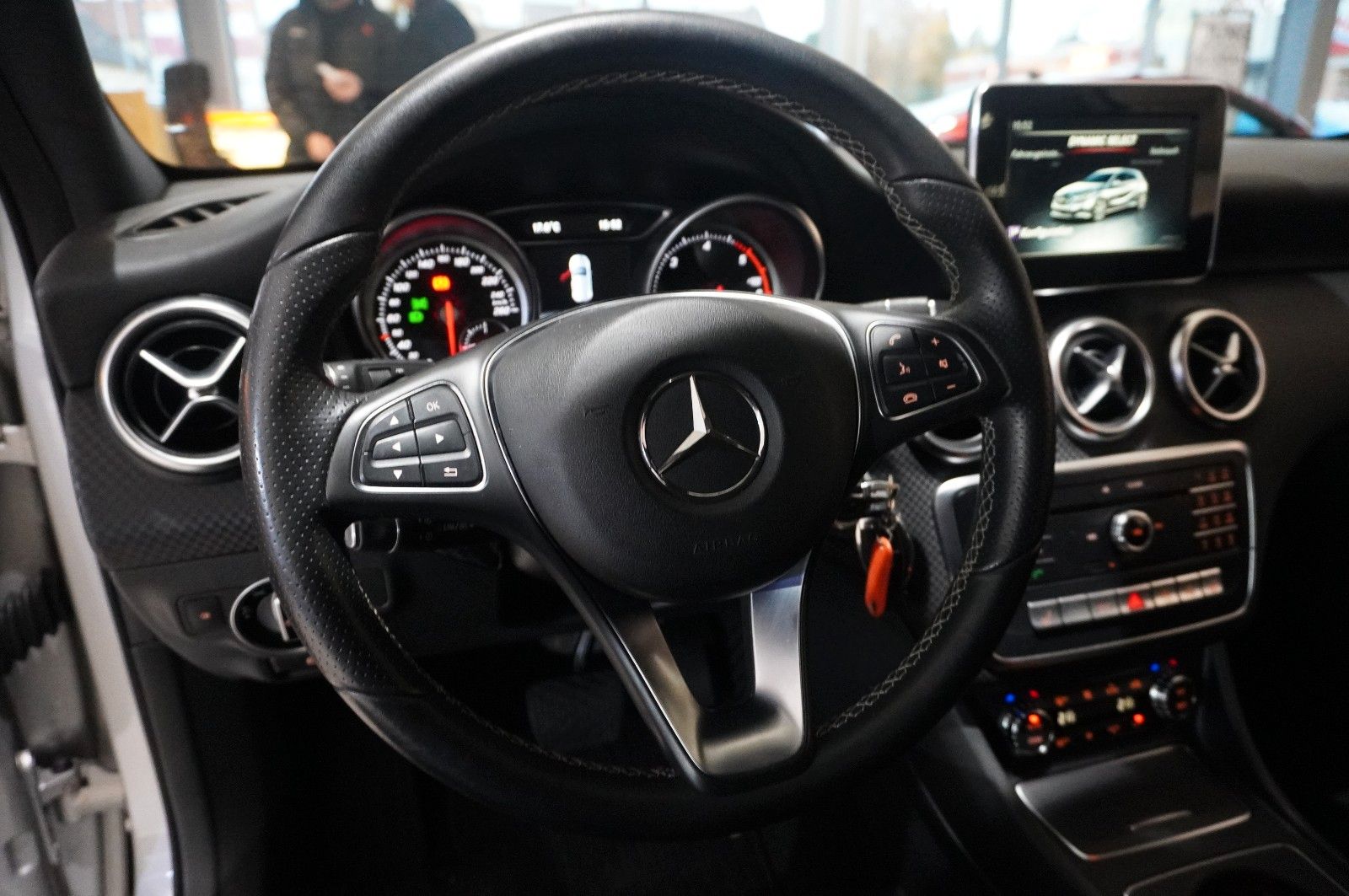 Fahrzeugabbildung Mercedes-Benz A 220 CDI BLUEFFI. NAVI/LED/KAMERA/SHZ/SPORT/AHK