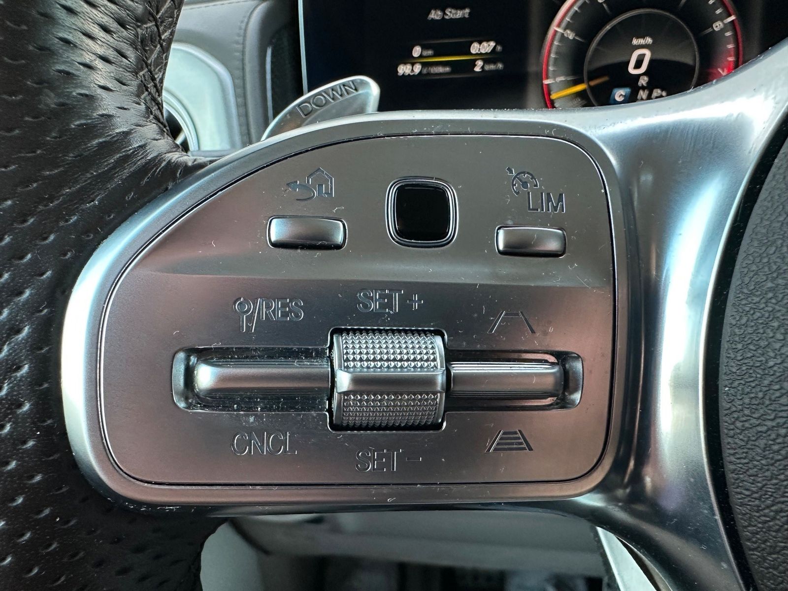 Fahrzeugabbildung Mercedes-Benz G 63 AMG DRIVER'S PACKAGE NAV+GLASDACH+AHK+ACC