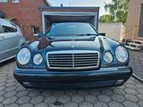 Mercedes-Benz W210 E230 TOP Sammlerzustand bald H-Kennzeichen - Mercedes-Benz 230 in Dortmund