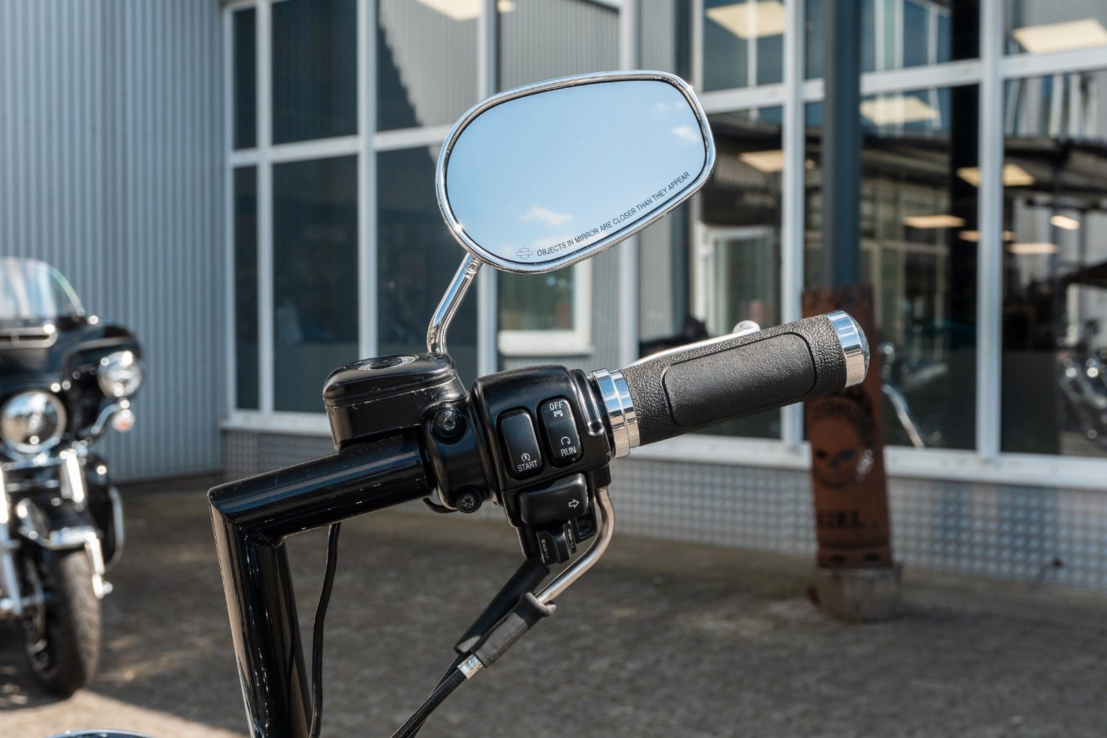 Fahrzeugabbildung Harley-Davidson FLHRC Road King Classic - Ape - Le Pera