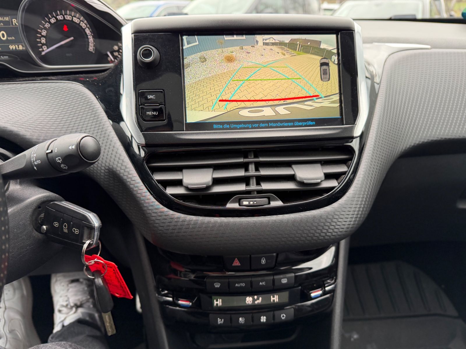 Fahrzeugabbildung Peugeot 2008 GT Line°Automatik°AHK°Pano°Kamera°Leder°