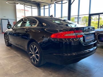 Jaguar XF 2.2 Diesel *LEDER*KAM*NAVI*PDC*SZHZ*XENON*