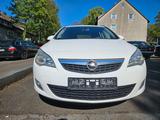 Opel Astra J Sports Tourer Selection - Opel Astra aus 2011: Tourer Sport
