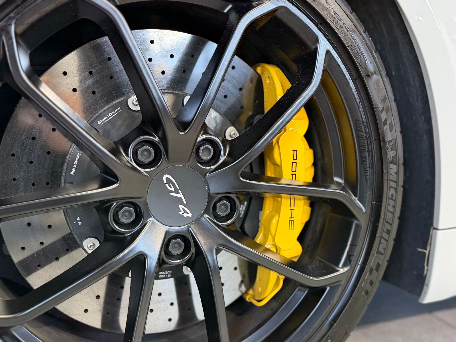 Fahrzeugabbildung Porsche Cayman GT4|918 SCHALENSITZE|PCCB|1.HAND|SCHALTER