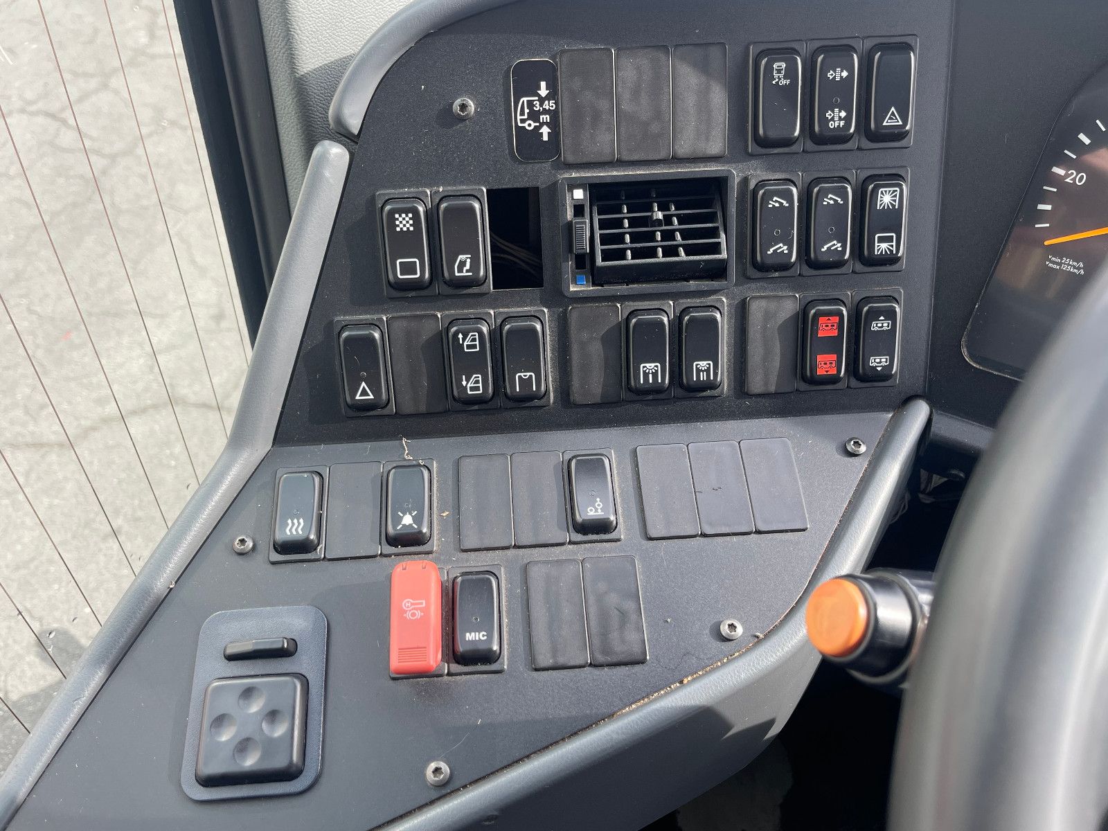 SETRA  2018 - Image 12 of 35