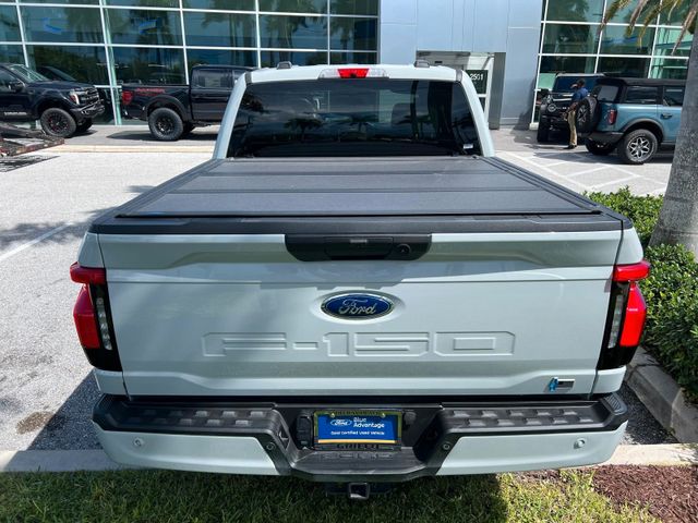 Ford F 150 Lightning SXT AWD Elektro 2023 hellgrau