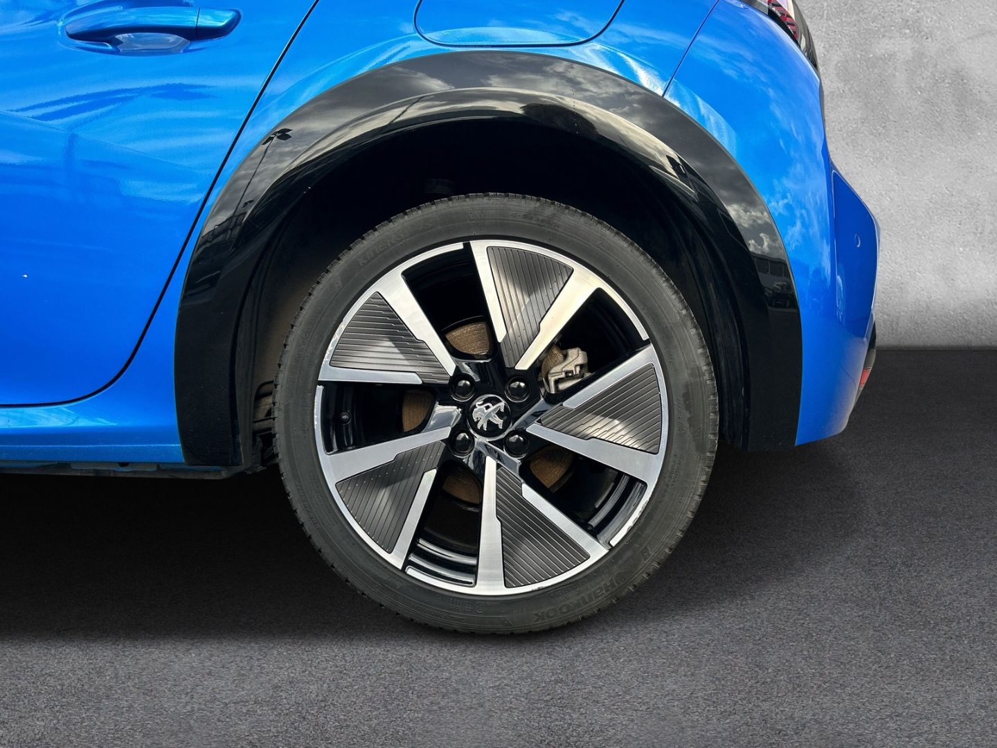Fahrzeugabbildung Peugeot 208 e- Allure  136 inkl. GT Line *Rückfahrkamera