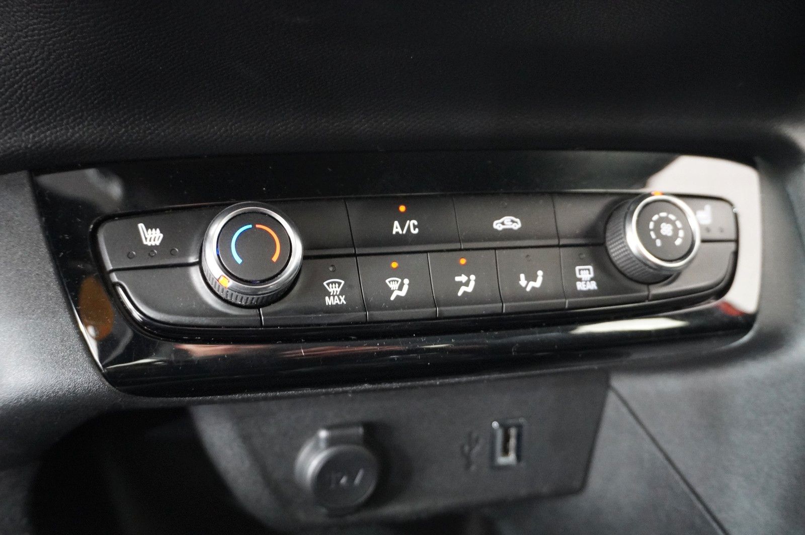 Fahrzeugabbildung Opel Corsa F 1.2 EDITION NAVI/SHZ/SPORT/PDC/TEMP/DAB+