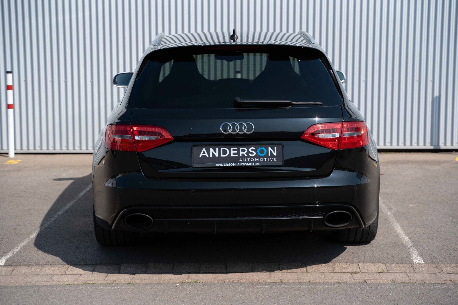 Fahrzeugabbildung Audi RS4 AVANT 4.2 FSI QUATTRO B&O XENON+ 19" SAMMLER