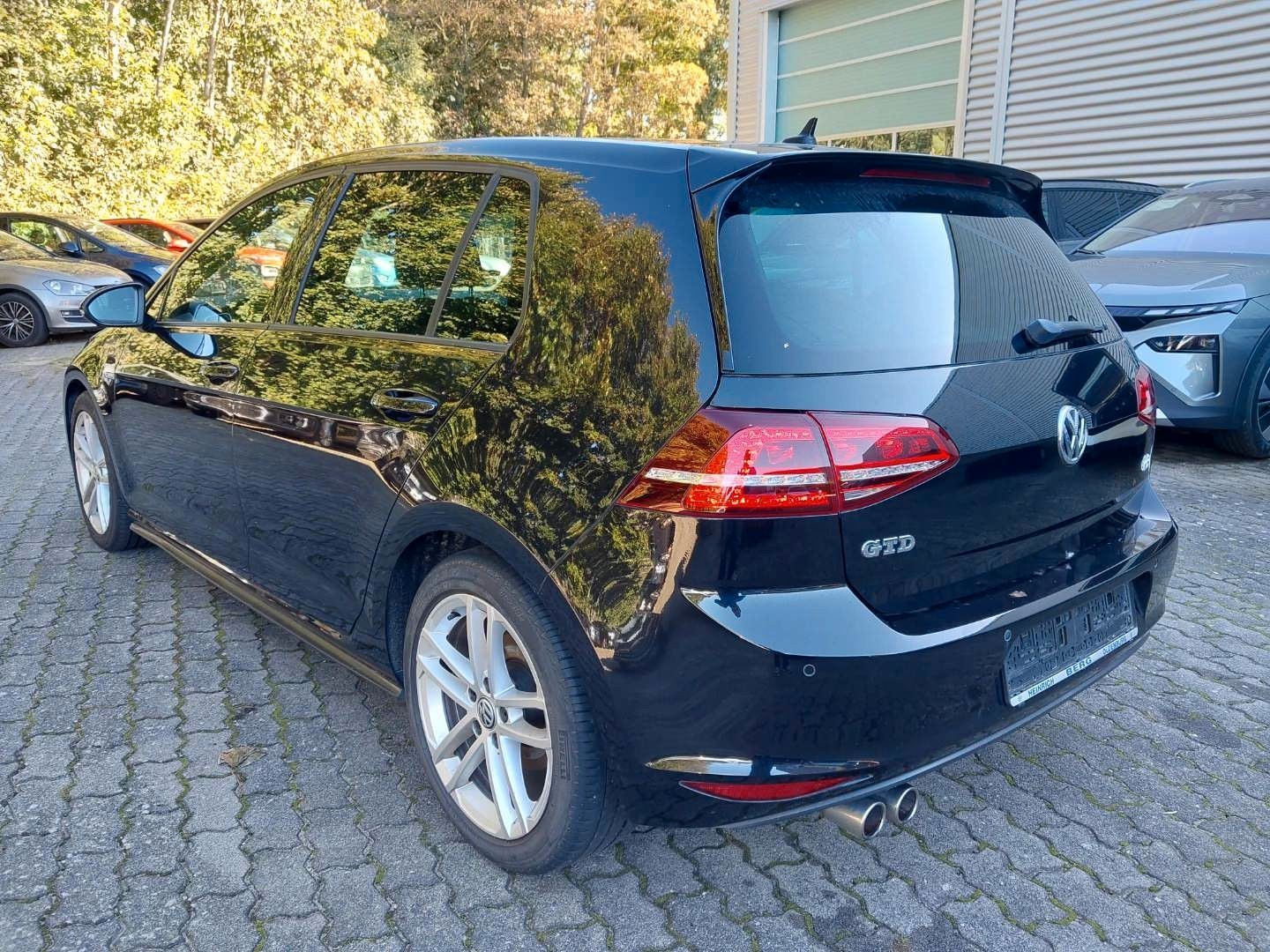 Fahrzeugabbildung Volkswagen Golf GTD 2.0 TDI Leder+Pano+Navi+Kamera+AHK