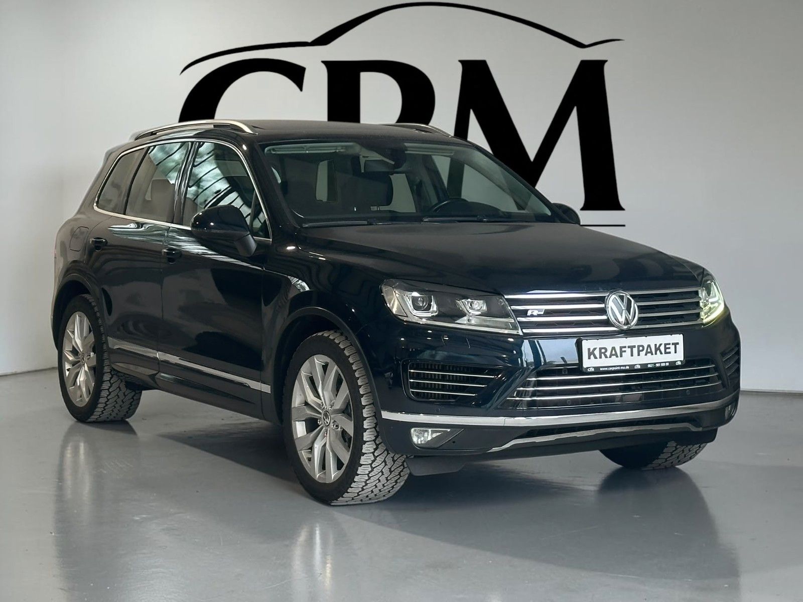 Volkswagen Touareg - 1