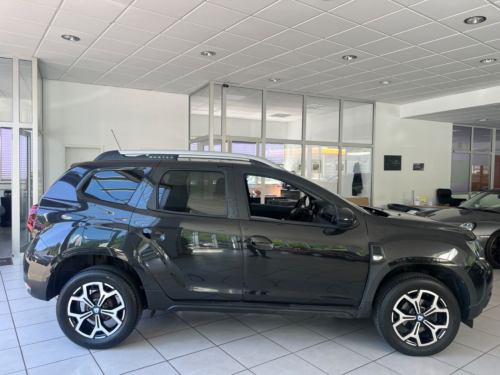 Fahrzeugabbildung Dacia Duster II Celebration *NAVI*KAMERA*SITZH*