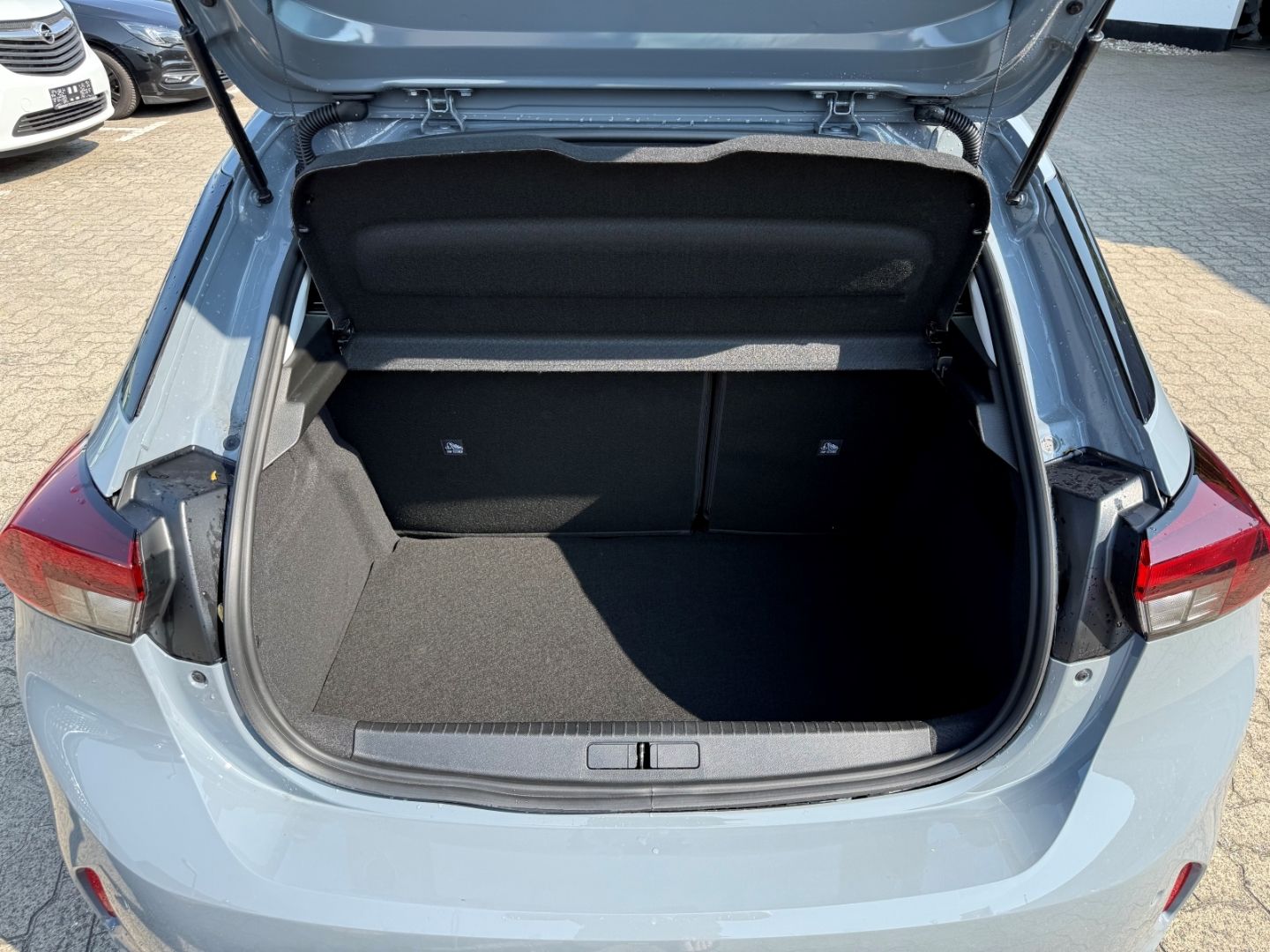 Fahrzeugabbildung Opel Corsa F Edition mit SHZ+LHZ+Kamera