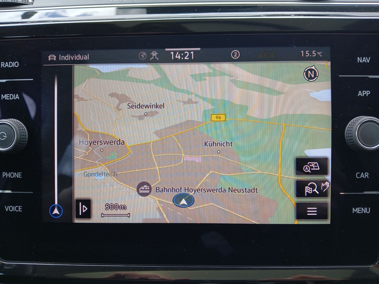 Fahrzeugabbildung Volkswagen Touran 2.0 TDI Highline DSG AHK Pano Kamera