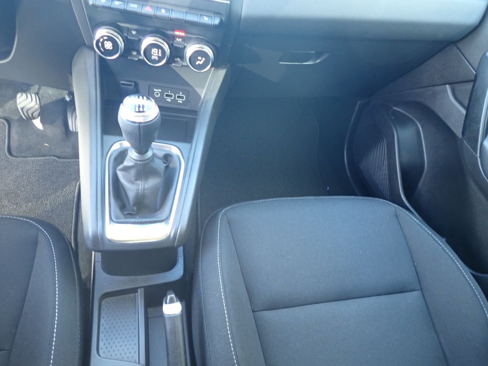 Fahrzeugabbildung Renault Captur Experience TCe 140