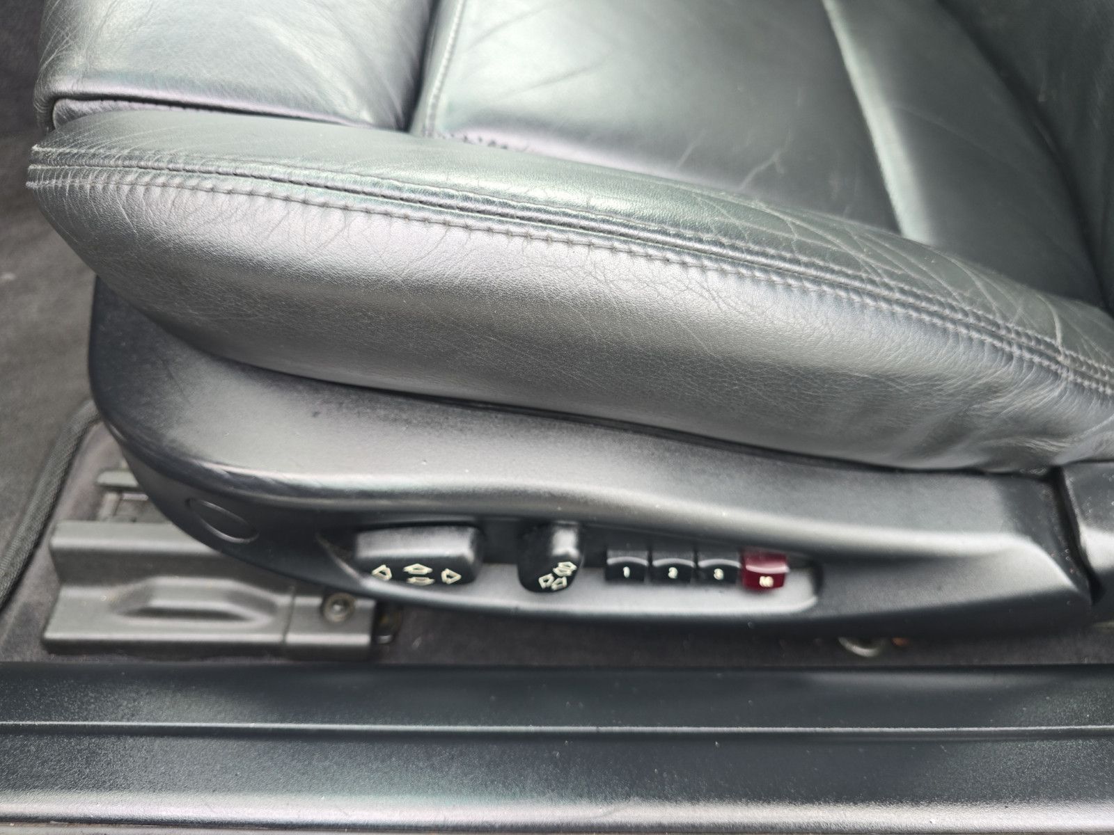 Fahrzeugabbildung BMW 330 Cabrio 330 Ci ///M Sport *XEN*Memory