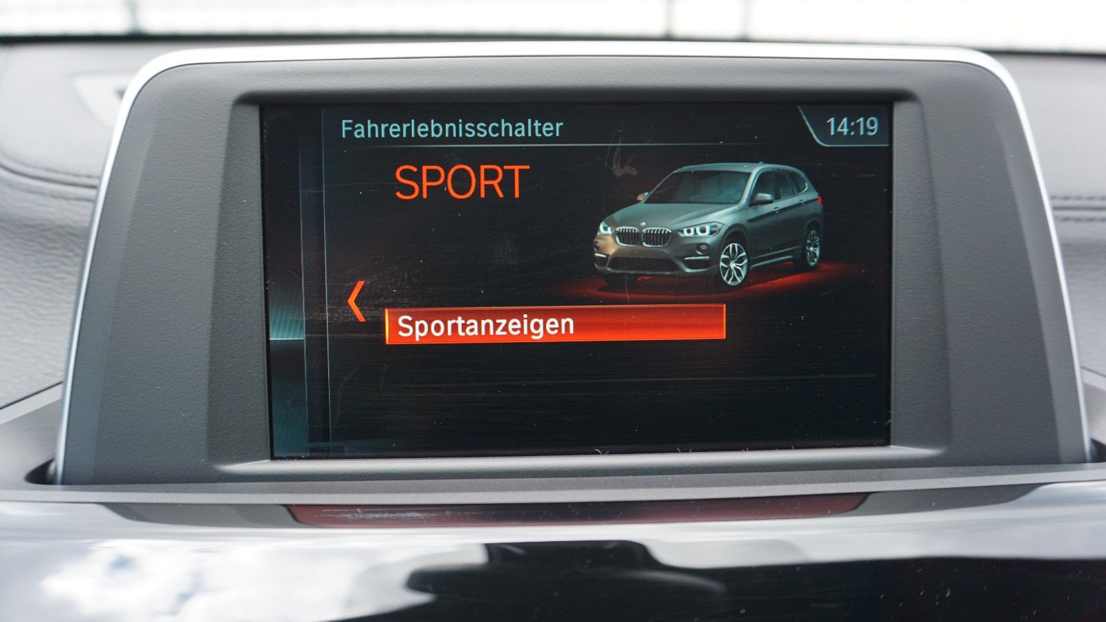 Fahrzeugabbildung BMW X1 sDrive 20 i M Sport,LED,Kamera,AHK, 8 fach be