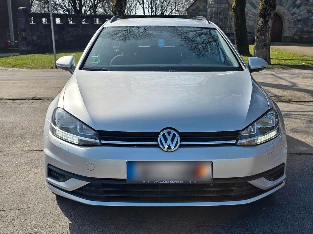 Image of Volkswagen Golf