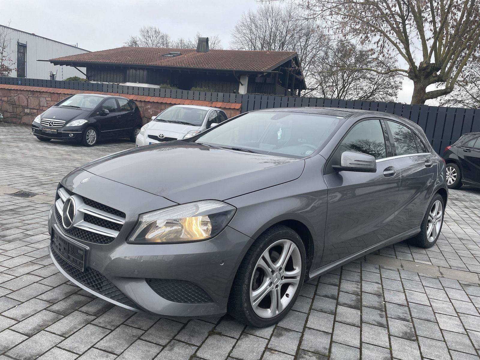 Mercedes-Benz A 180 BlueEfficiency PANORAMA | NAVI | RFK | SHZ