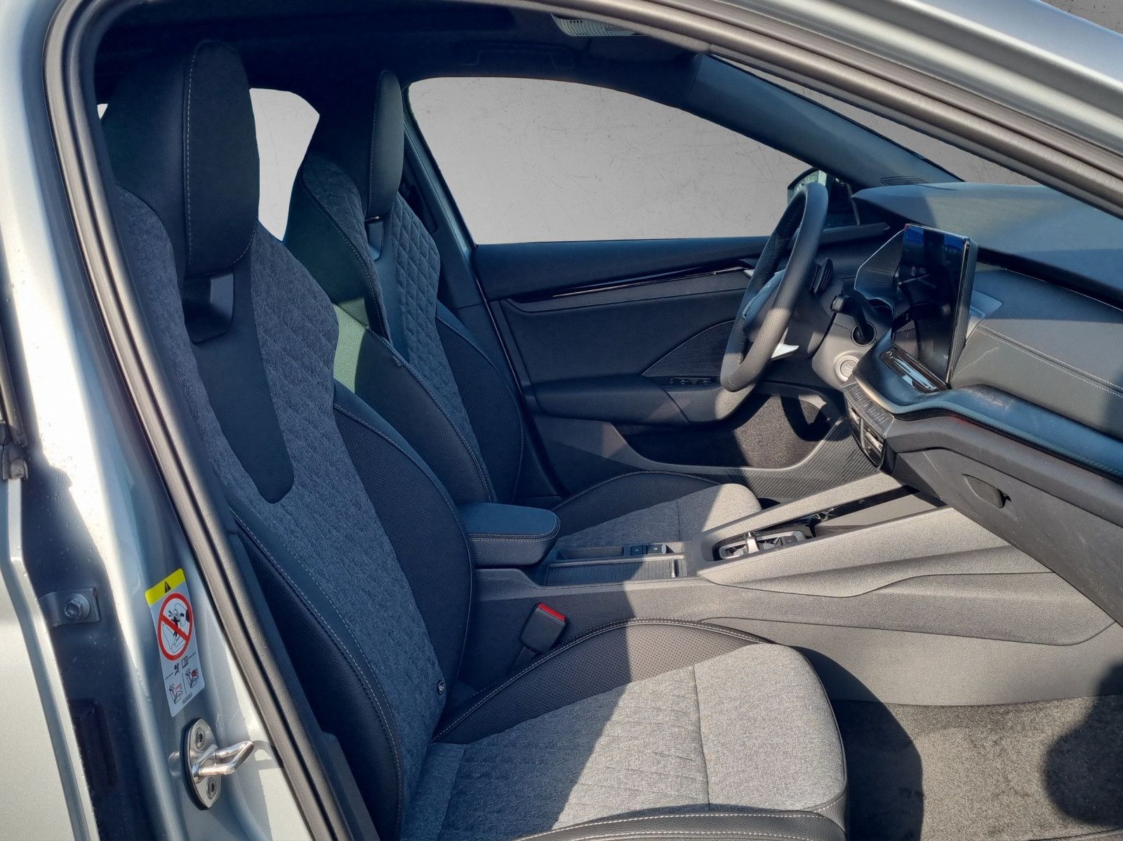 Fahrzeugabbildung SKODA Octavia Combi Sportline TDI Pano AHK Licht+