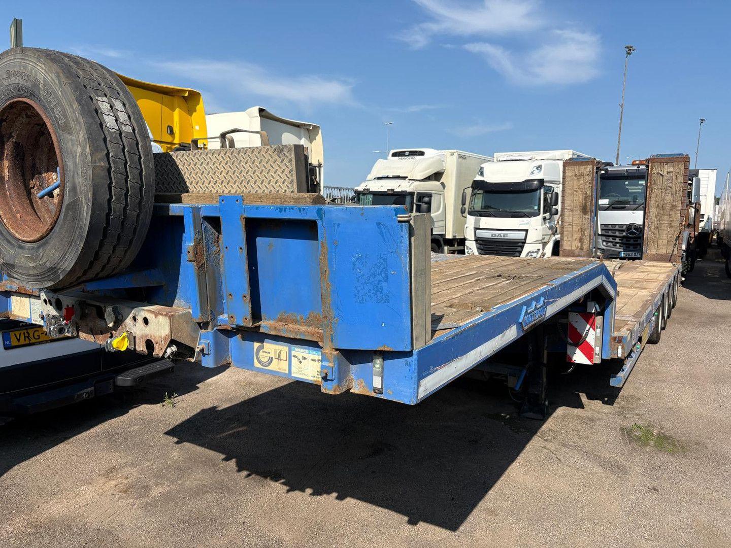 Nooteboom OSD 73-4 ,4 assige dieplader met hydraulische op