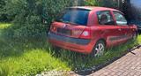 Renault Clio extreme rot - Renault Clio aus 2003: Extreme