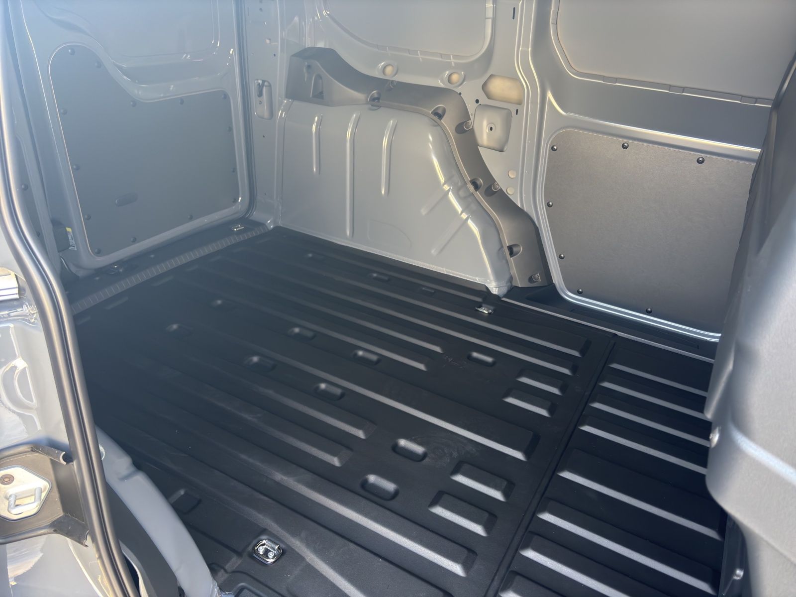 Fahrzeugabbildung Volkswagen Caddy Kasten TDI KLIMA PDC GRA VORB. AHK