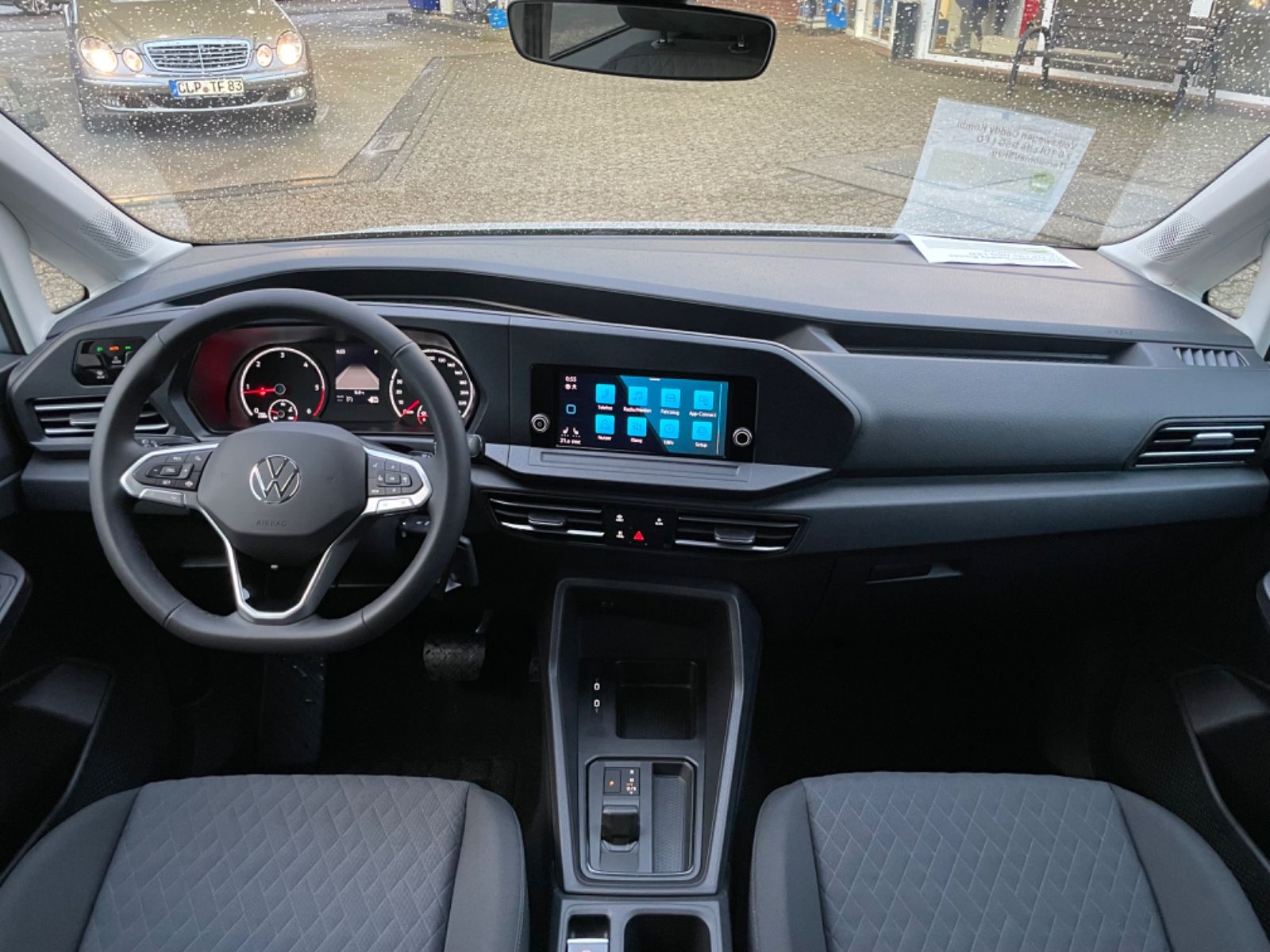 Fahrzeugabbildung Volkswagen Caddy Kombi 2.0 TDI Life DSG LED/Tempomat/Shzg.