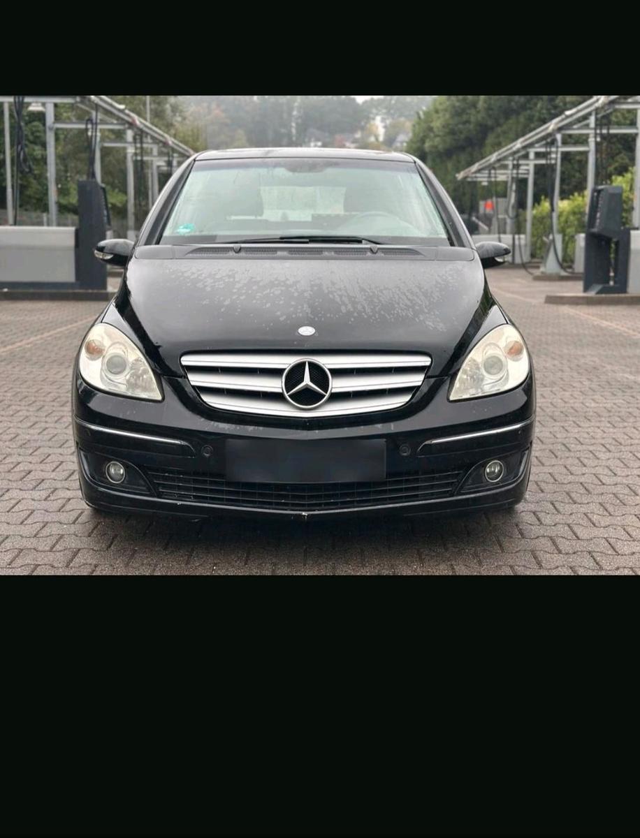 Mercedes-Benz B 200